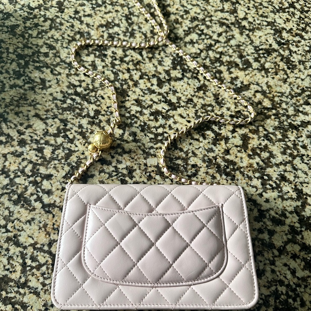 Chanel purse - Picture 3 of 4